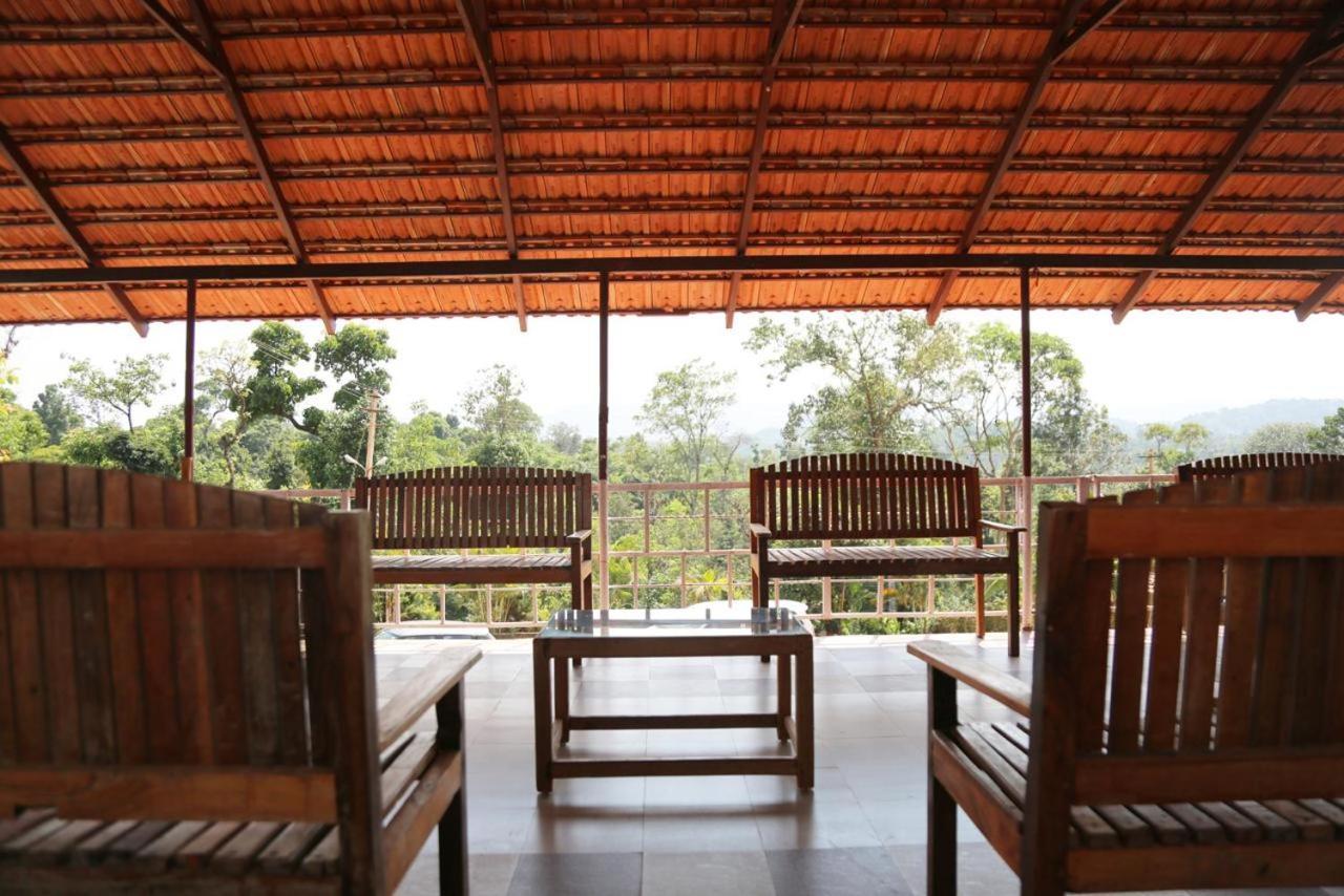 La Flora Beverly Hill Resort Madikeri Eksteriør bilde